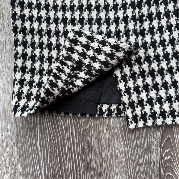 Vintage Mini Black and White Houndstooth Skirt. Total Clueless vibes - Picture 5 of 5